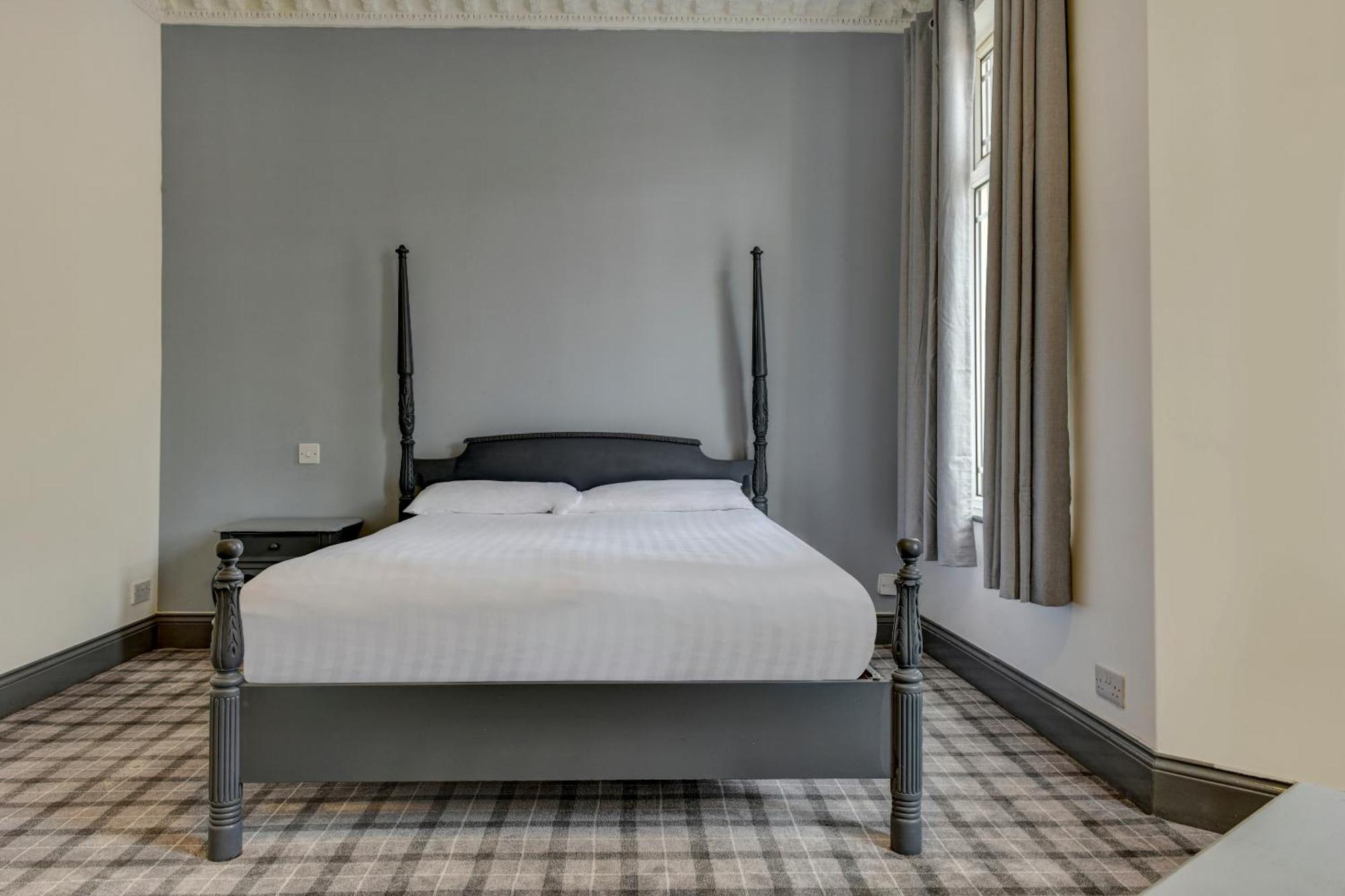 Empire Hotel Лестър Екстериор снимка