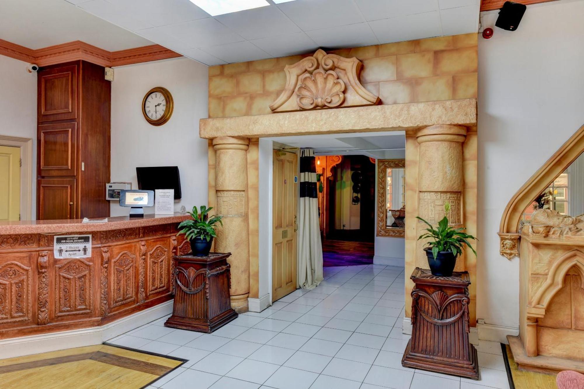 Empire Hotel Лестър Екстериор снимка