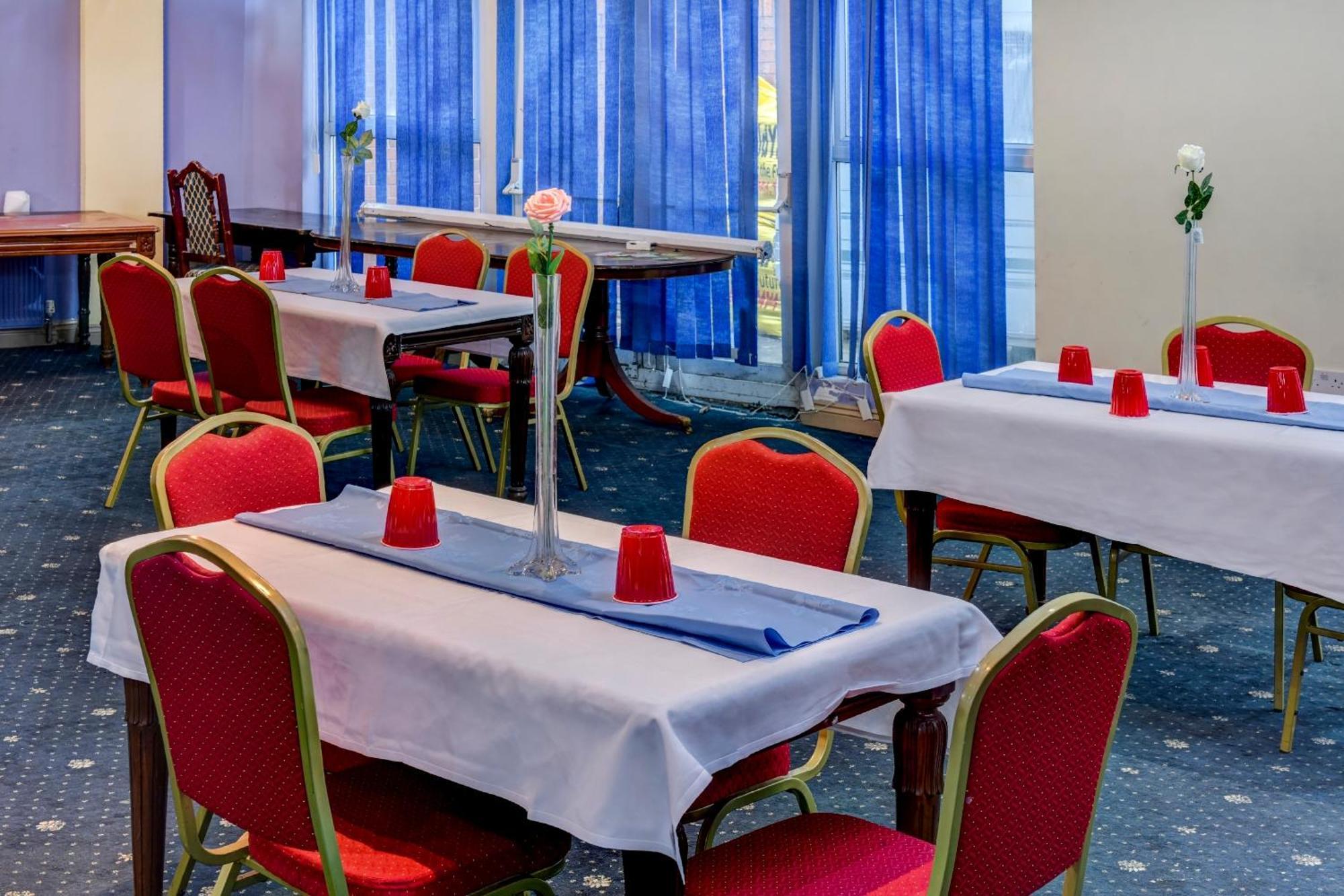 Empire Hotel Лестър Екстериор снимка