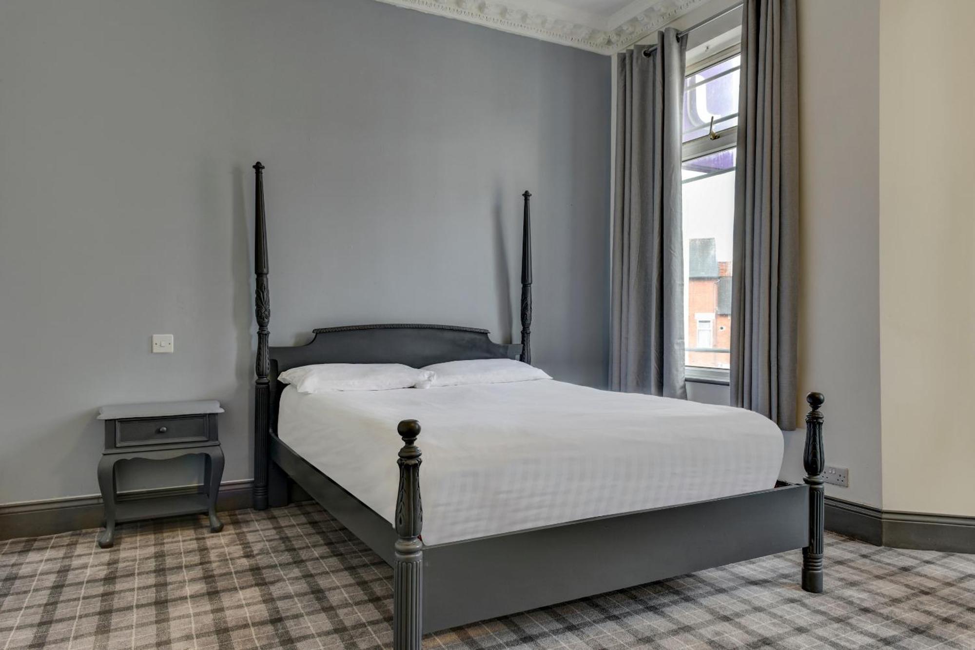 Empire Hotel Лестър Екстериор снимка