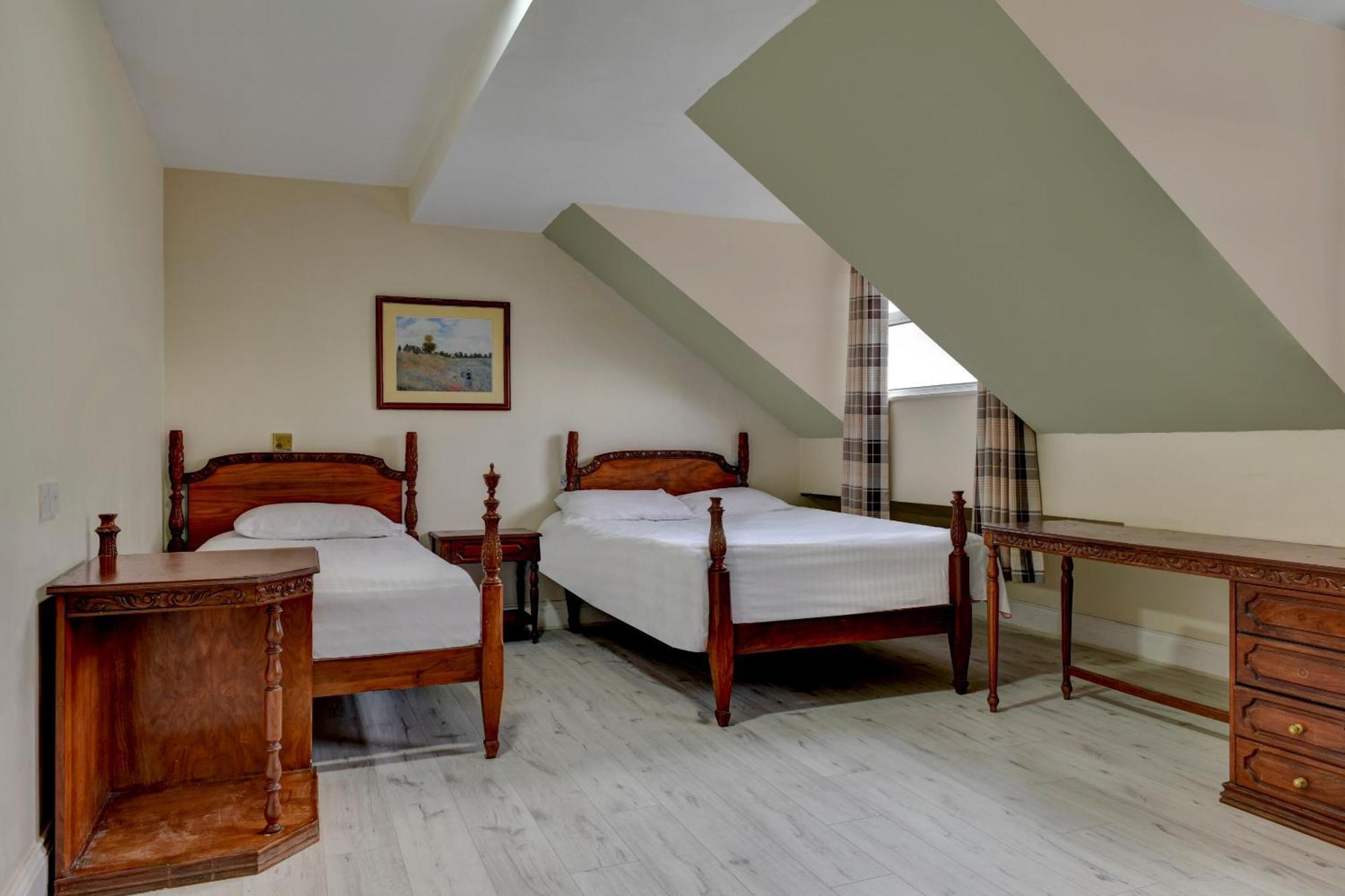 Empire Hotel Лестър Екстериор снимка