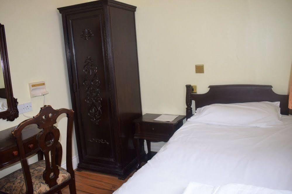 Empire Hotel Лестър Екстериор снимка